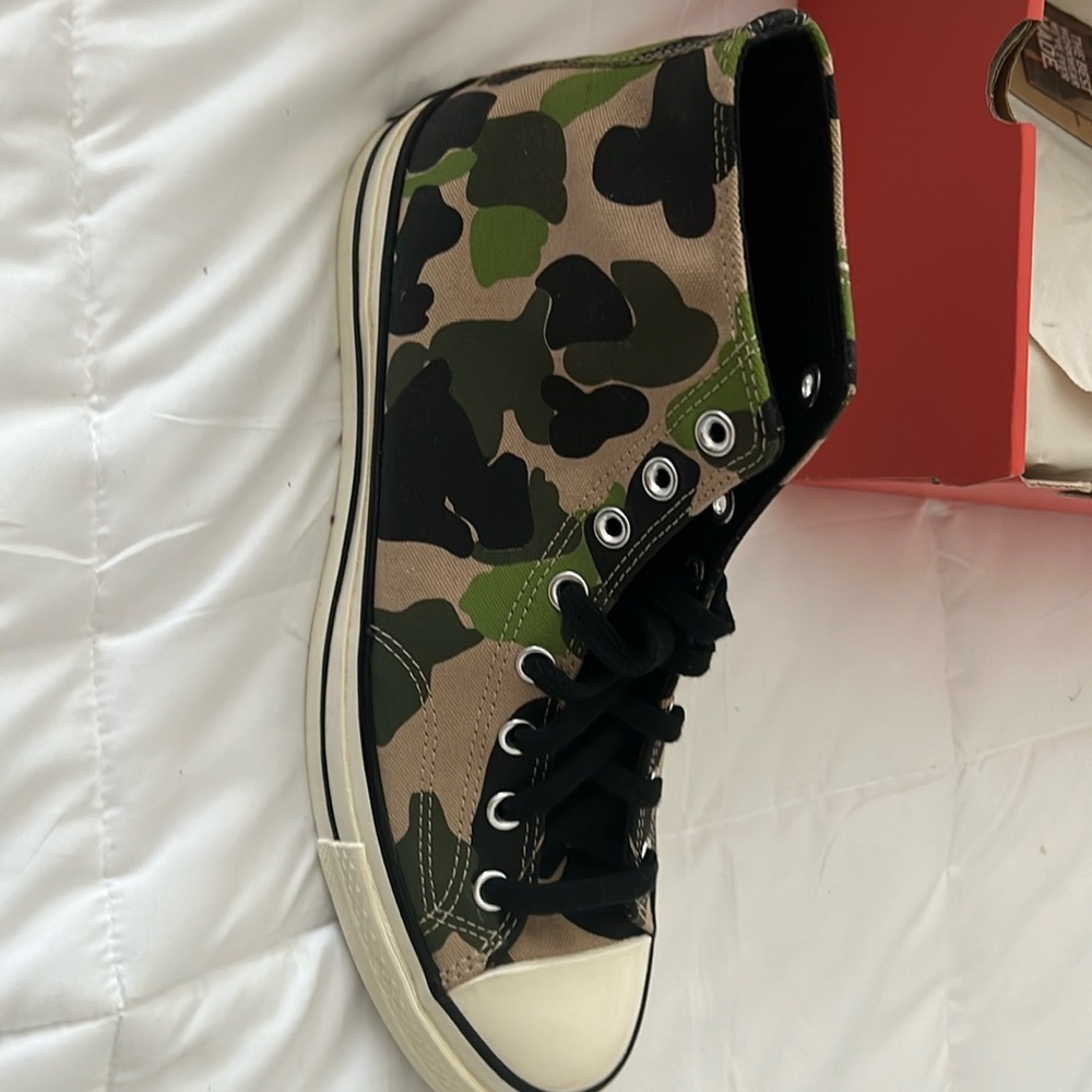Mens rare high top new camo chuck taylors size 10 1/2